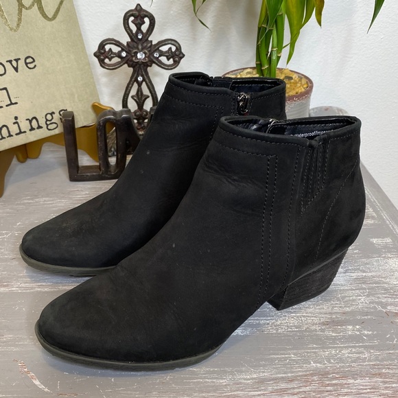 Blondo waterproof black ankle high booties 8M - Picture 2 of 10